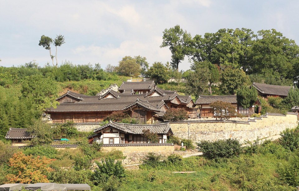 경주 양동마을 — 양반 씨족마을의 기와·초가