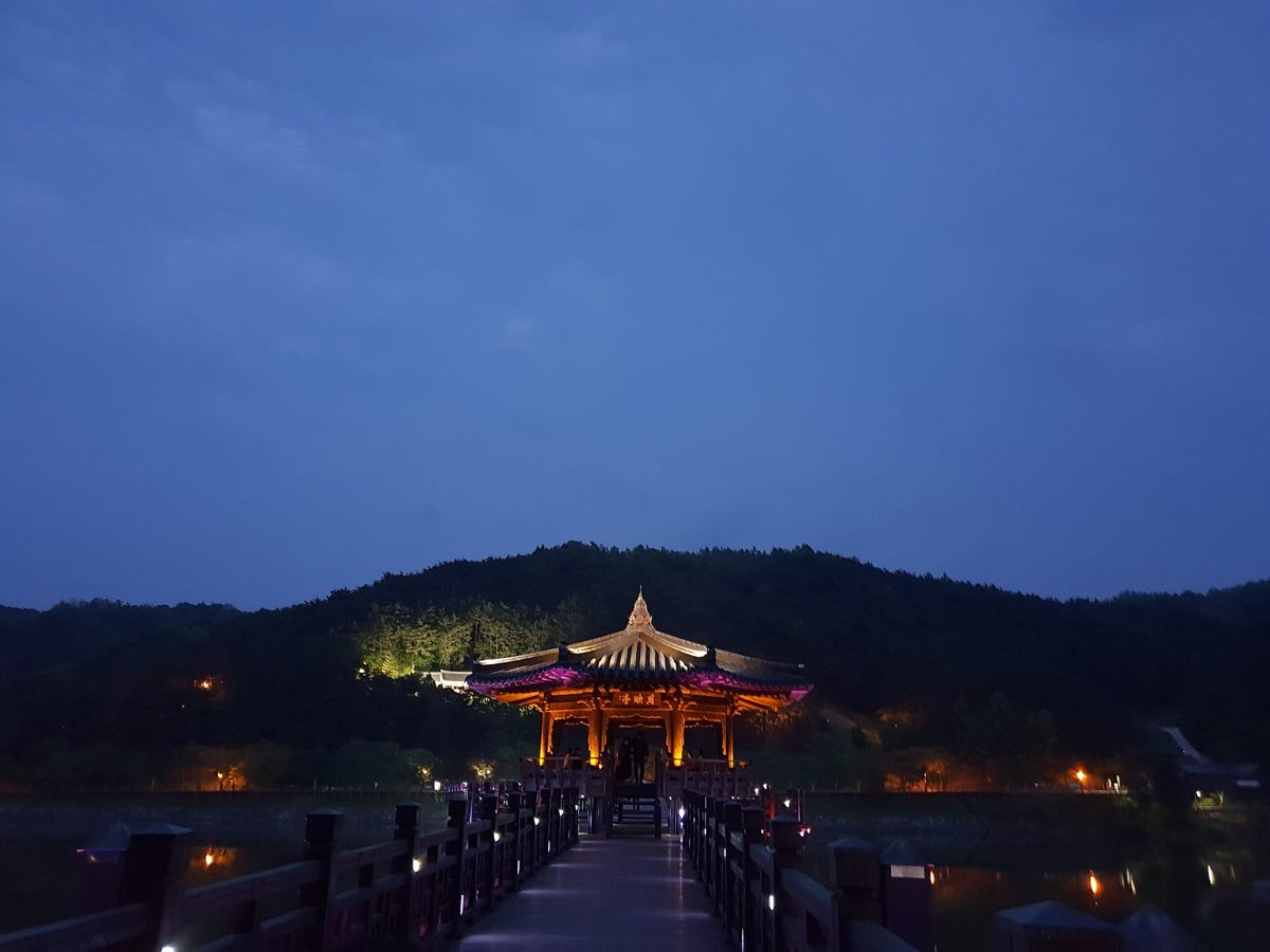 월영교